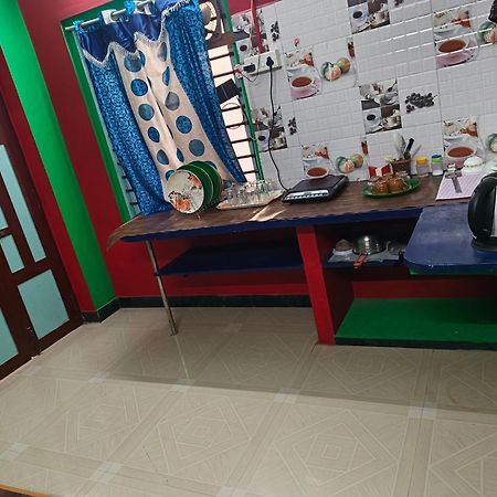 Blue Waves Homestay Пондичери Екстериор снимка