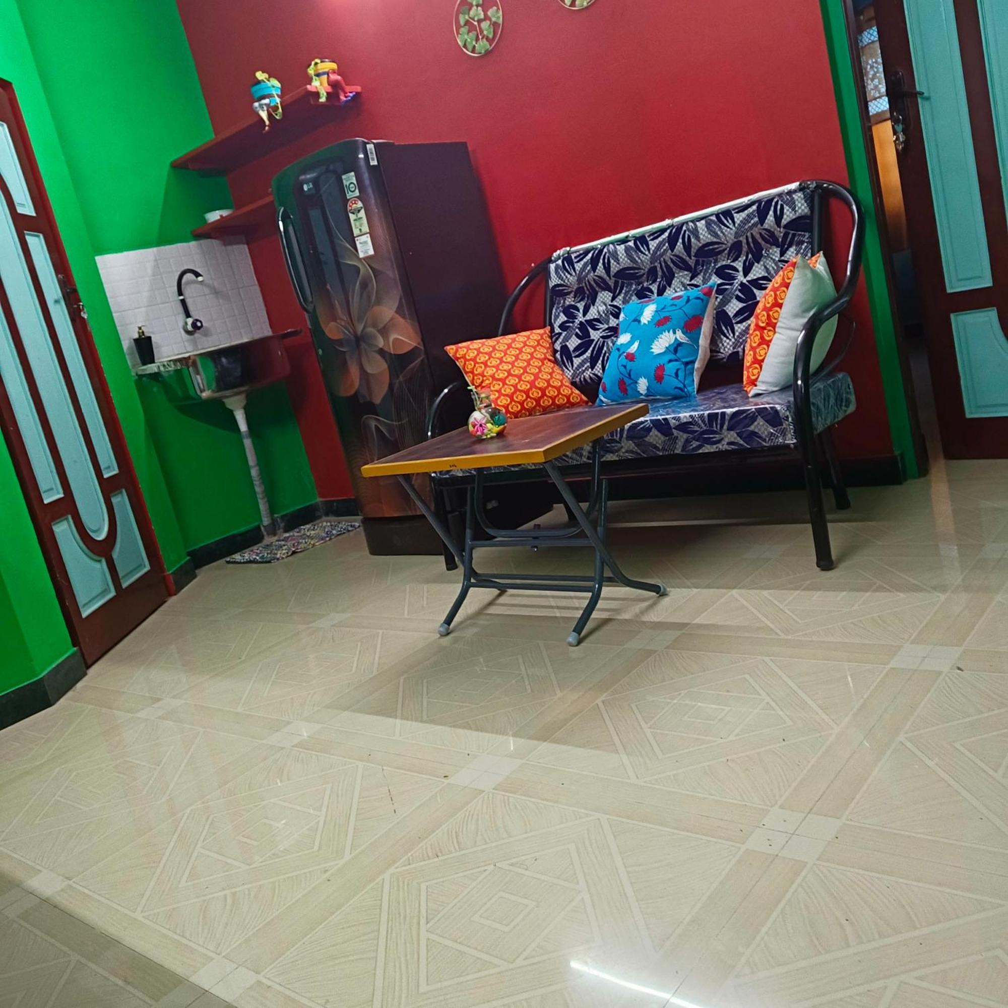 Blue Waves Homestay Пондичери Екстериор снимка