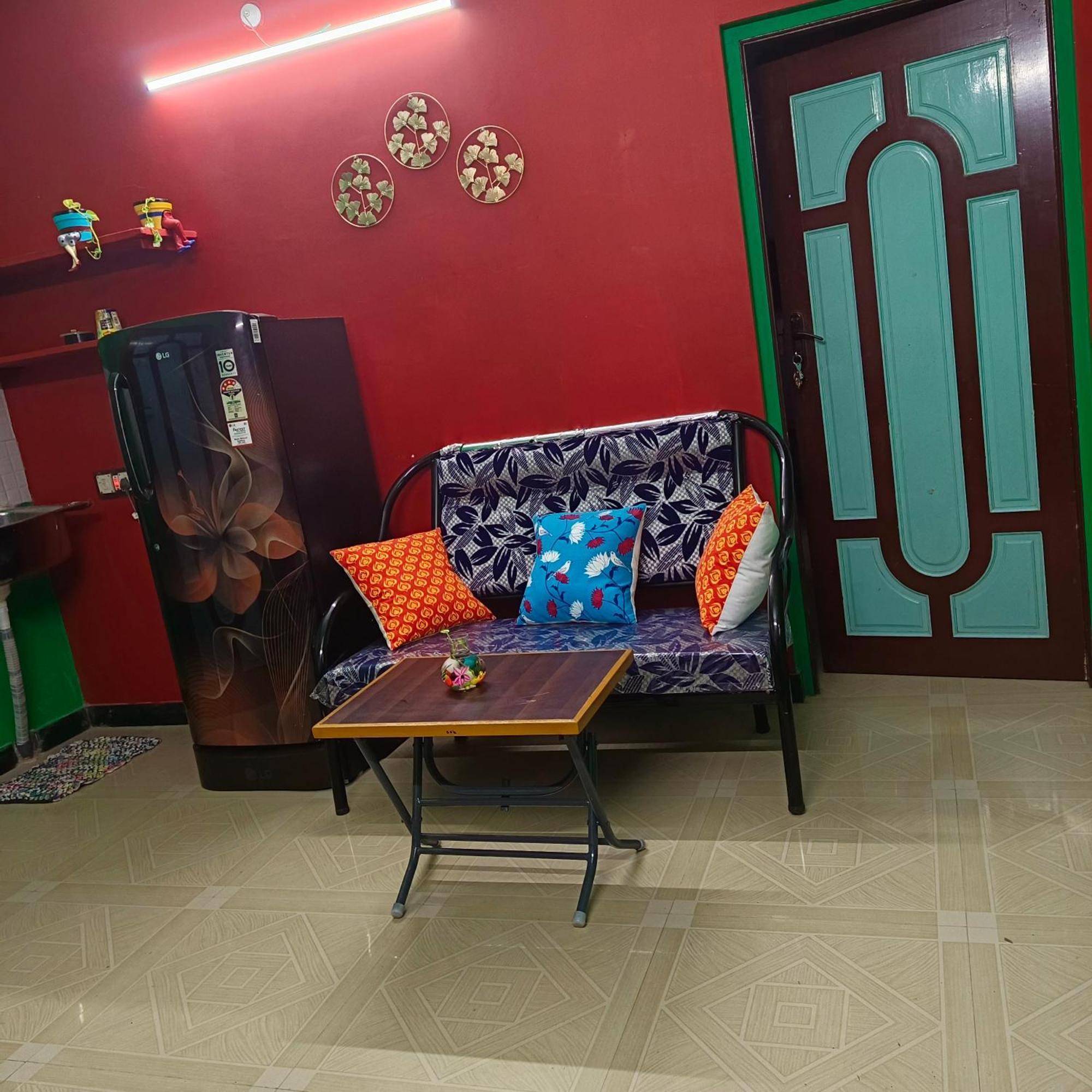 Blue Waves Homestay Пондичери Екстериор снимка
