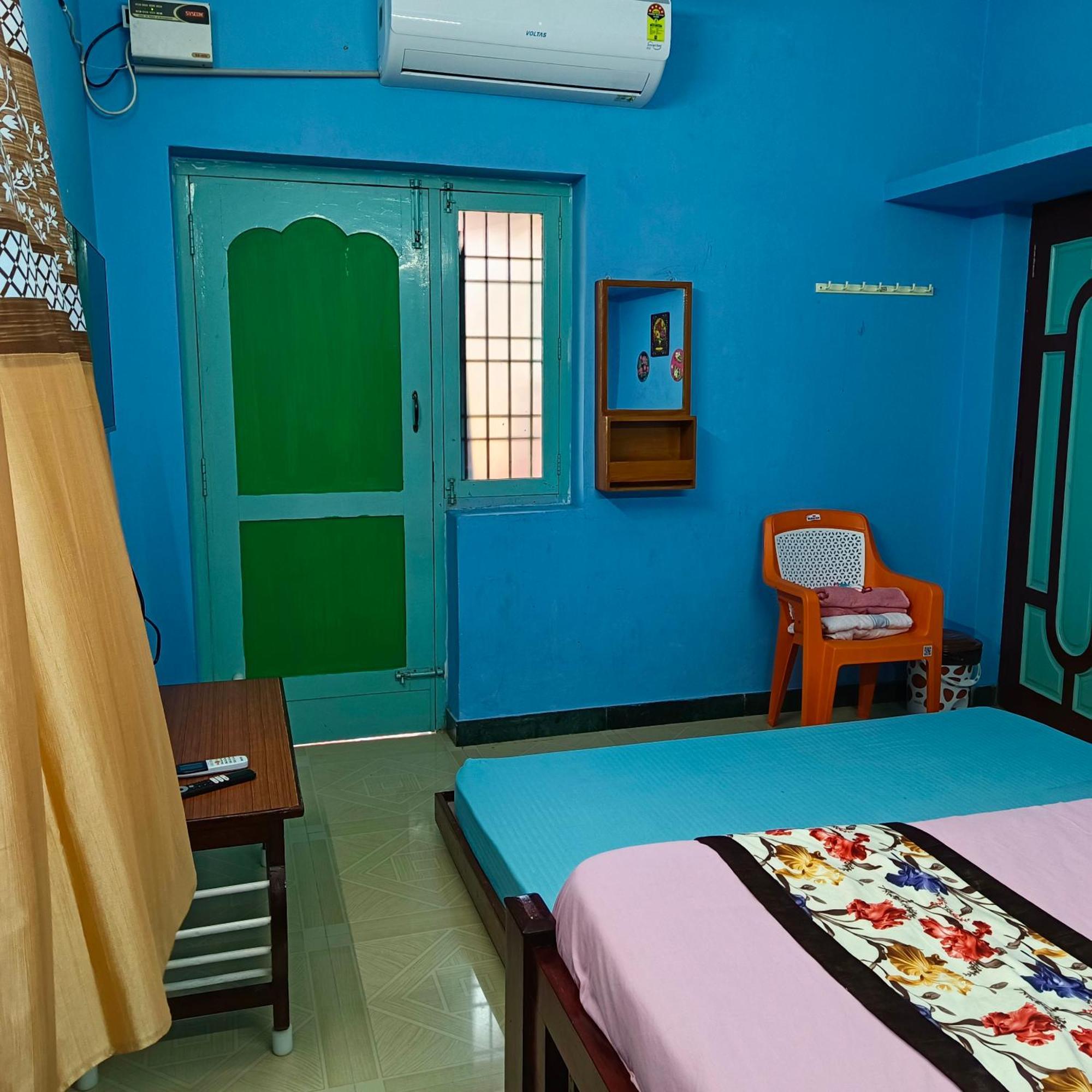 Blue Waves Homestay Пондичери Екстериор снимка