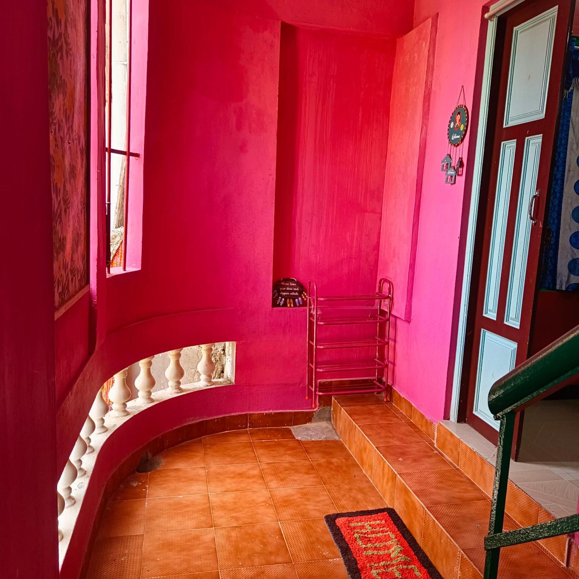 Blue Waves Homestay Пондичери Екстериор снимка