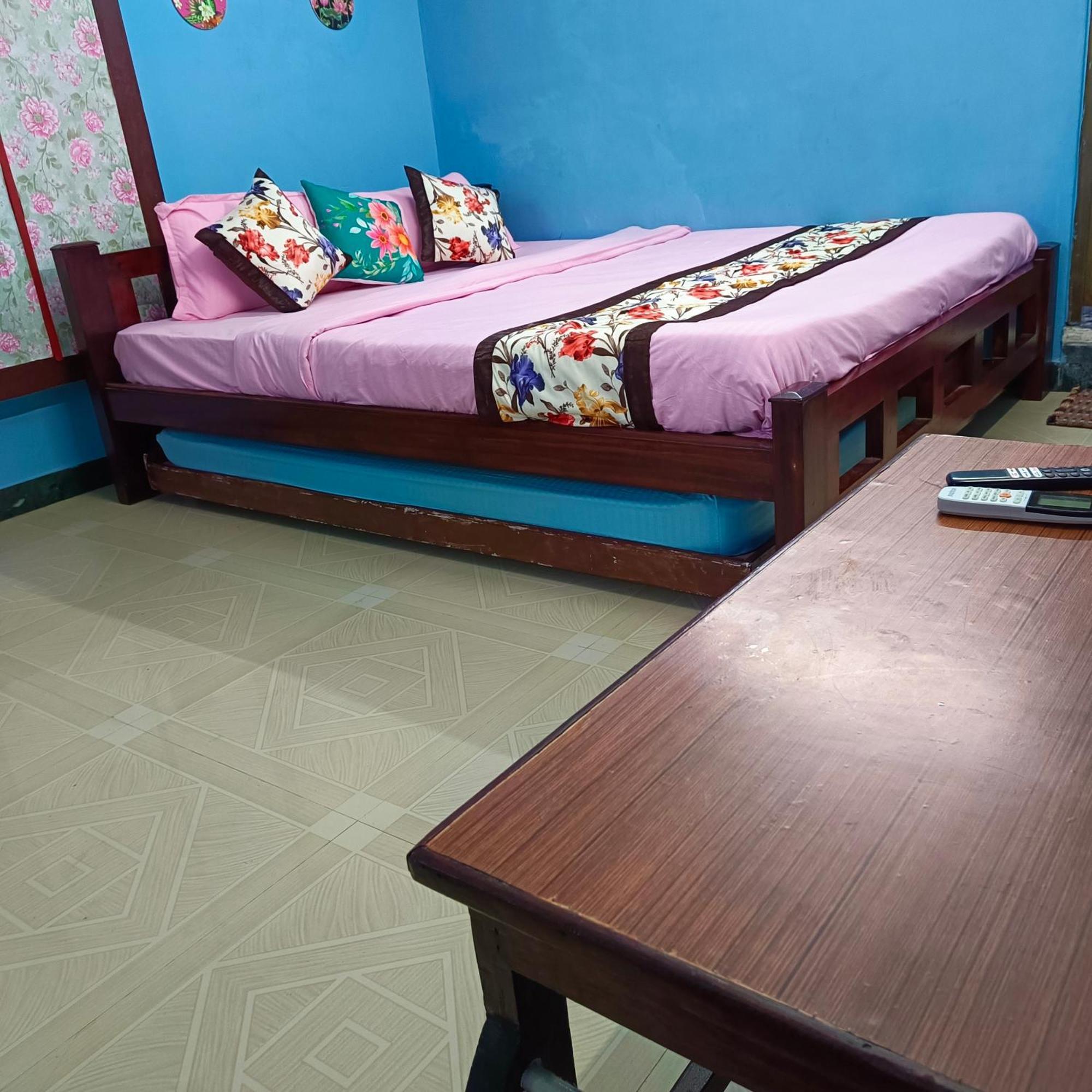 Blue Waves Homestay Пондичери Екстериор снимка