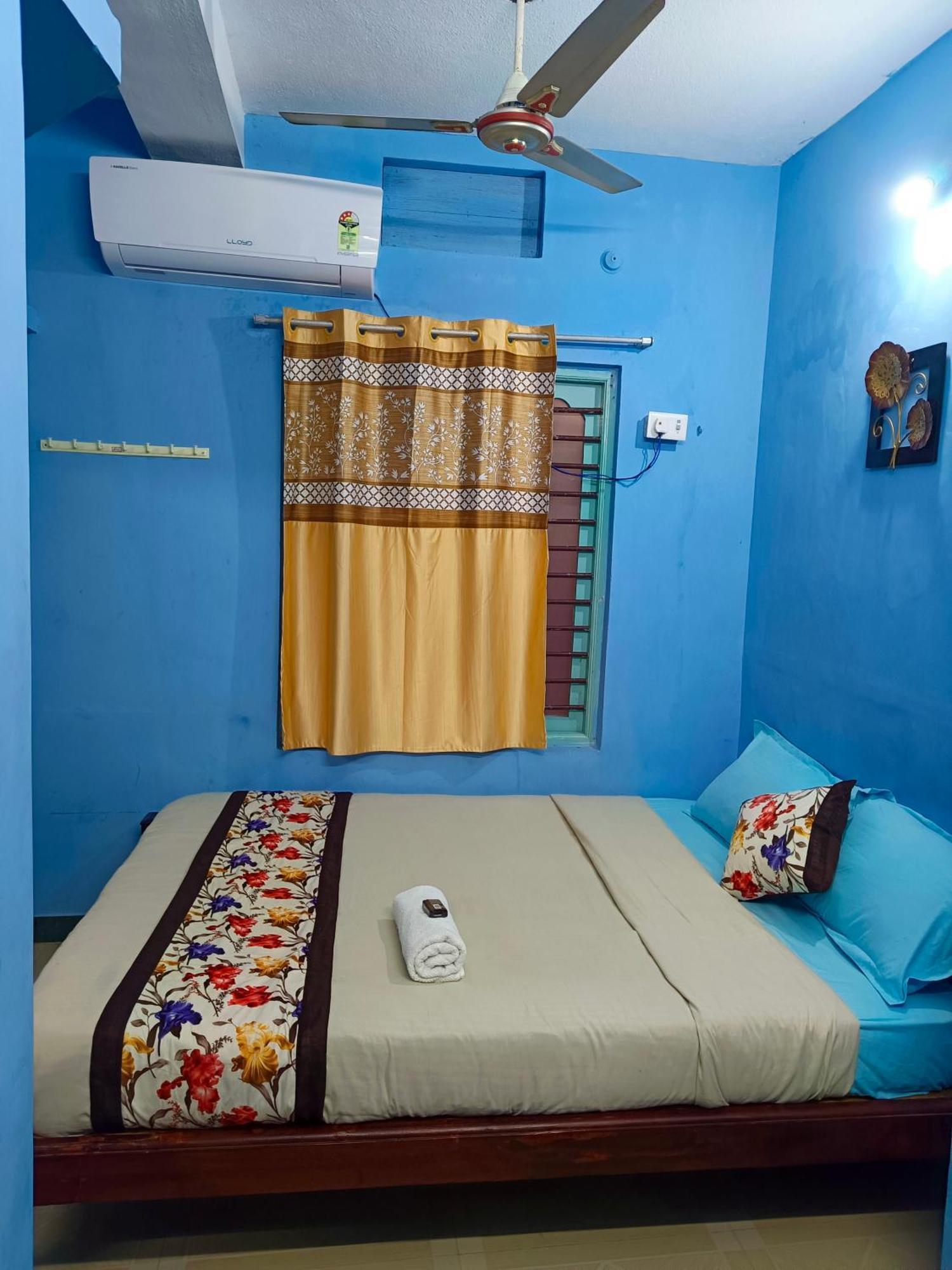 Blue Waves Homestay Пондичери Екстериор снимка