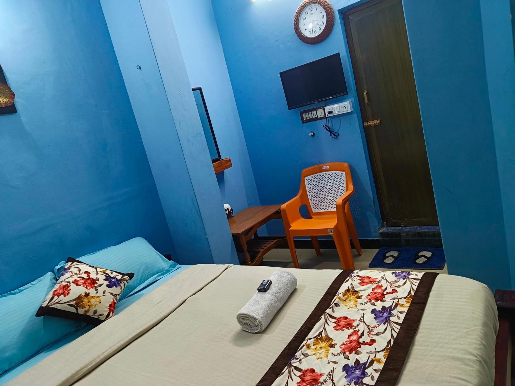 Blue Waves Homestay Пондичери Екстериор снимка