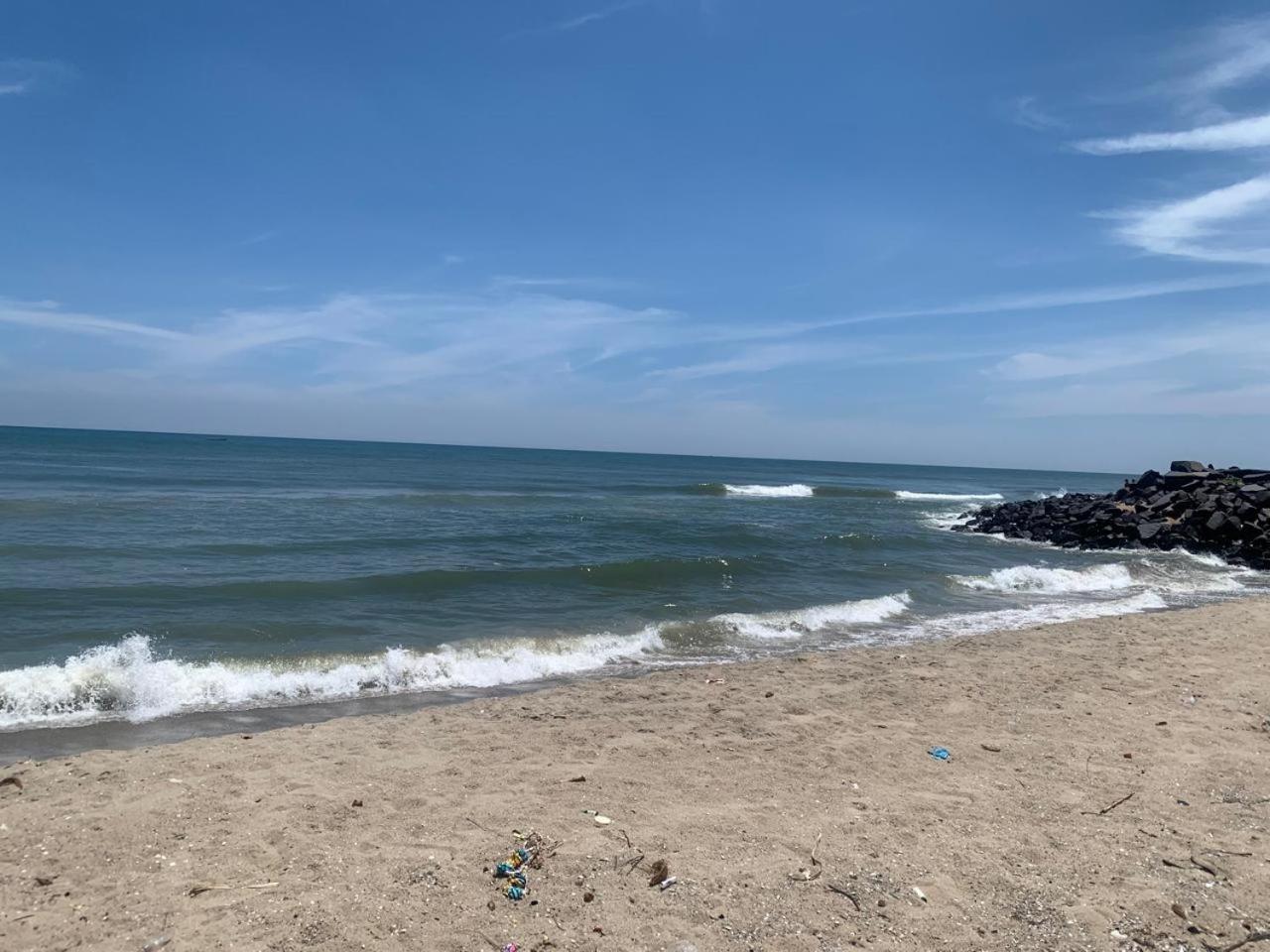 Blue Waves Homestay Пондичери Екстериор снимка