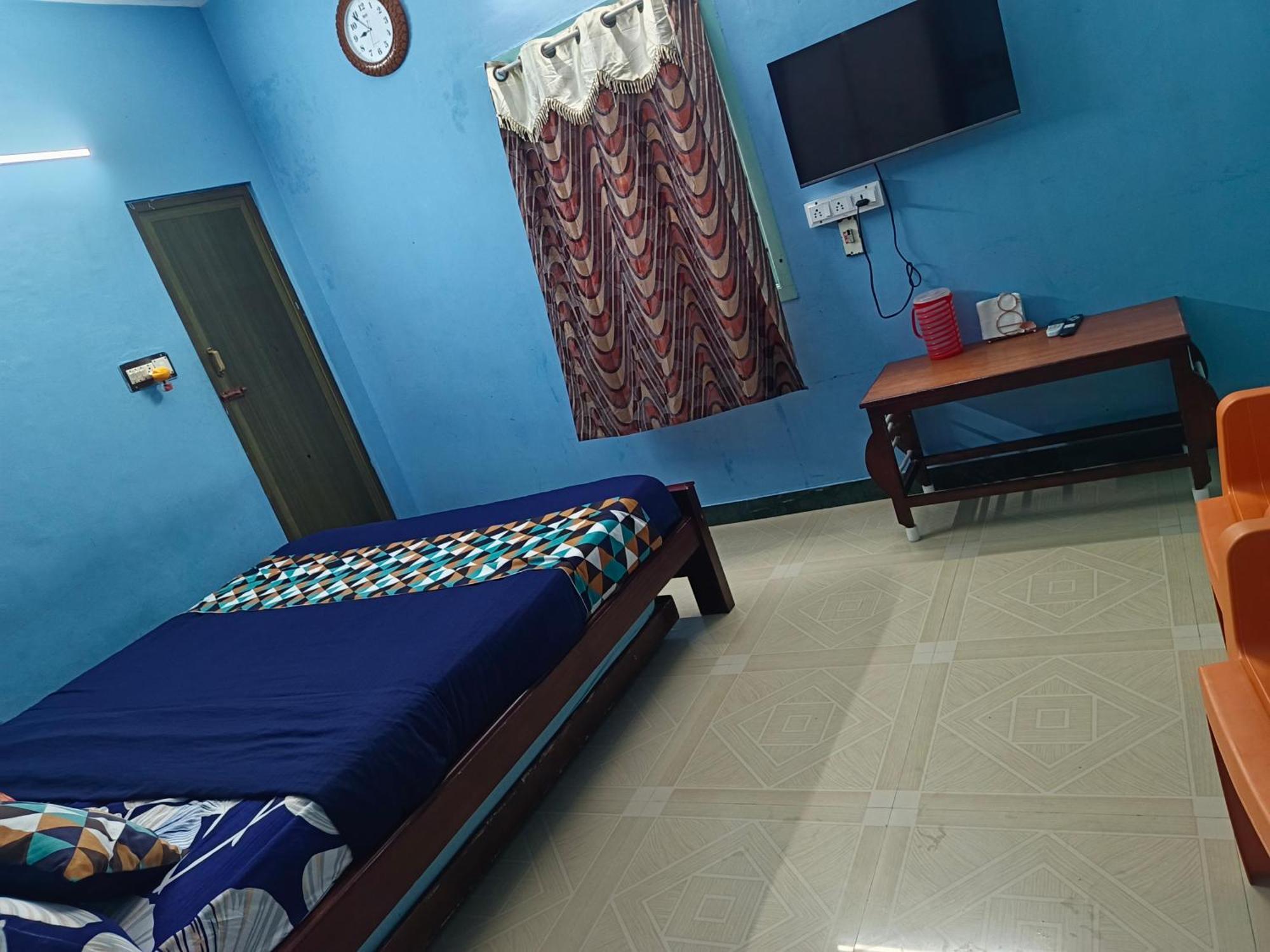 Blue Waves Homestay Пондичери Екстериор снимка